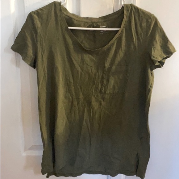 2 Old Navy boyfriend tees - Picture 1 of 2